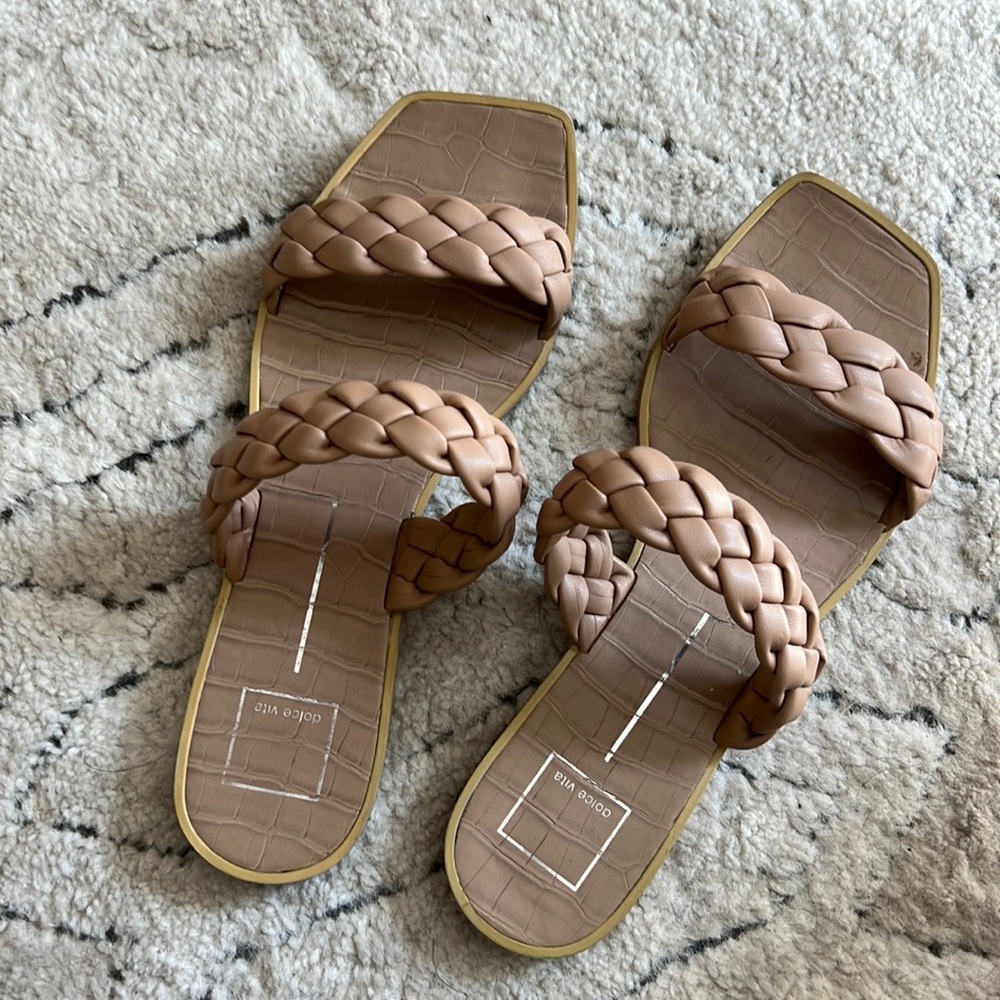 Gently used Dolce Vita Indy Sandal in Cafe